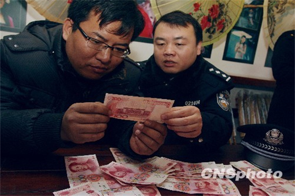 连续七年跑赢！这只基金做对了什么？